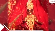 বছরের ৩৬০ দিনই মা দুর্গা থাকেন ব্যাংকের লকারে! ষষ্ঠীতে রাজবাড়িতে আসেন পুলিসি প্রহরায়