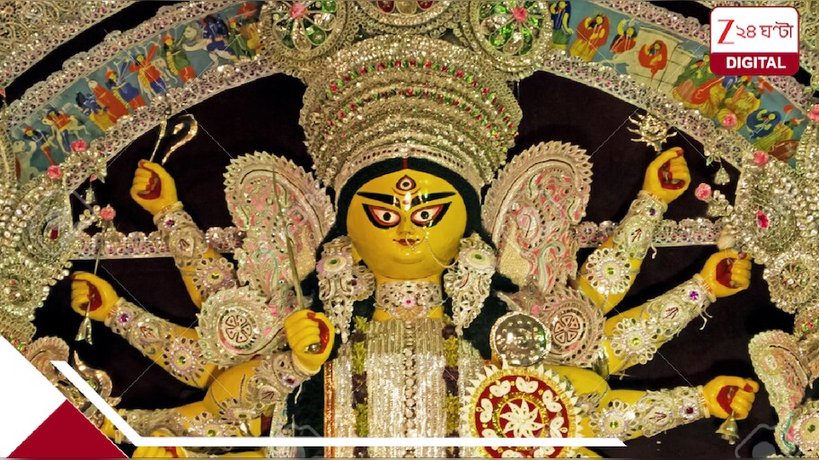 কেন শারদীয়া দুর্গাপুজোয় বোধন করতেই হয়? বাসন্তীদুর্গা পুজোয় কেন বোধনের বিধি নেই?
