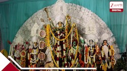 পাশের পাড়ায় নয়, এবার নিজেদের পাড়াতেই অঞ্জলি! অন্নপূর্ণা ভাণ্ডারের টাকায় মহিলাদের দুর্গাপুজো