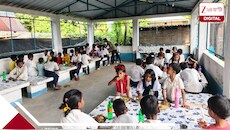 ভাত-ডাল নয়, মিড-ডে মিলে চিকেন বিরিয়ানি! স্কুলে পড়ুয়াদের আবদার পূরণ শিক্ষকদের