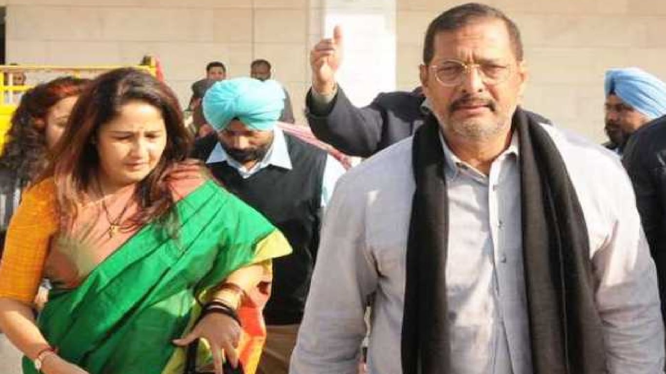 Who was Nana Patekar's wife? 