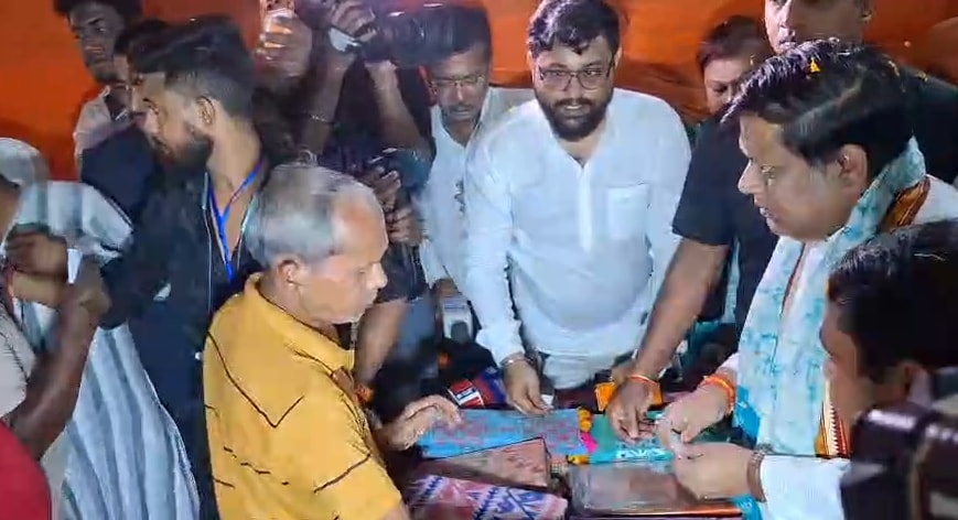 পুজোয় দশ টাকায় শপিং
