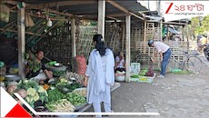 পুজোর মুখে আগুন-বাজারে ক্রেতা কম, মুখ চুন বিক্রেতাদের; বিফল ফলের বাজারও