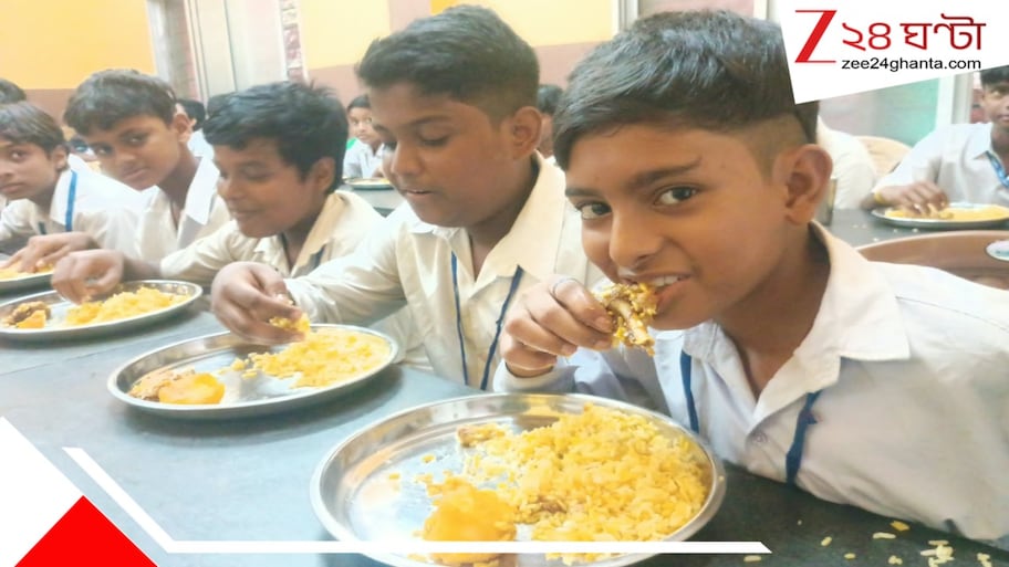 বদলের বাংলায় ডাল-ভাত নয়! মিড-ডে মিলে একথালা গরম গরম চিকেন বিরিয়ানি, পড়ুয়াদের পুজোর সারপ্রাইজ