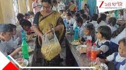 পড়ুয়াদের 'শারদীয়ার স্নেহের আহার': মিড ডে মিলে পাতে ফ্রাইড রাইস, মাংস, চাটনি-পাঁপড়