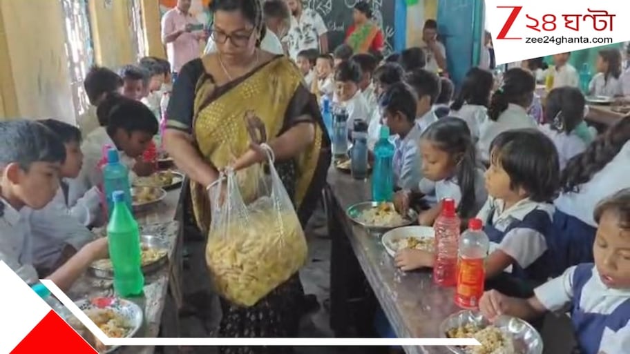 পড়ুয়াদের 'শারদীয়ার স্নেহের আহার': মিড ডে মিলে পাতে ফ্রাইড রাইস, মাংস, চাটনি-পাঁপড়