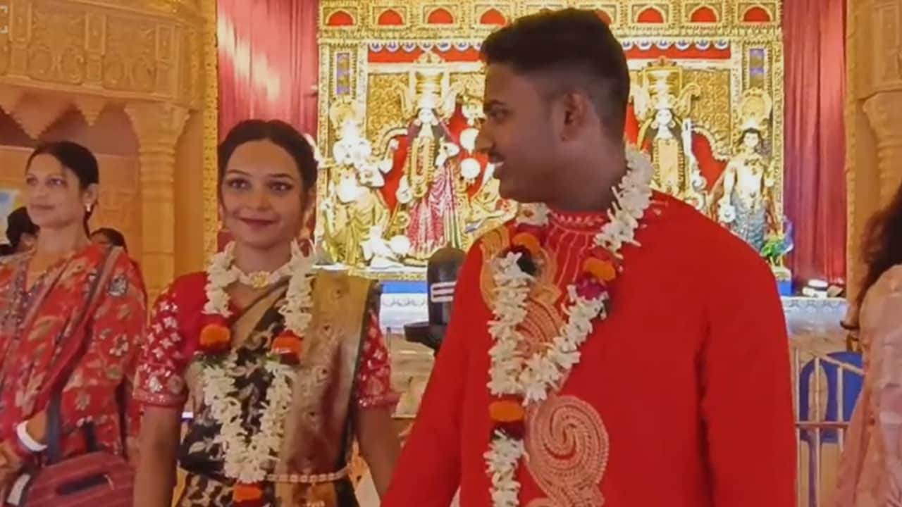 নতুন জীবনের পথে পা বাড়ালেন অজয় ও সুমনা।