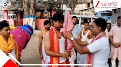 উর্দি ছেড়ে সাদা ধুতি, কপালে তিলক! খোদ থানার ওসির হাতেই পূজিত হয় বলির তরোয়াল, ৯১ বছরের অবিশ্বাস্য এক রীতি