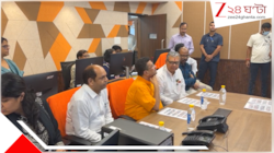 উত্‍সবের মাঝেও রাজধর্ম পালন! নবমীর রাতে স্বাস্থ্য দফতরের কন্ট্রোল রুমে মুখ্যমন্ত্রী