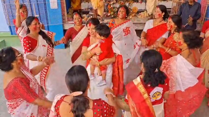 রীতির ব্যতিক্রম হল না