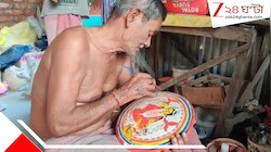 কৃষ্ণনগর-কলকাতার প্রতিমার সঙ্গে লড়াই, লক্ষ্মীর সরা বানিয়েও মিলছে না পরিশ্রমের দাম! চিন্তায় মৃৎশিল্পী...