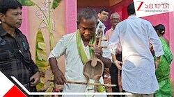 আধুনিকতার ভিড়ে হারাচ্ছে লোকগান, রাজবংশী সংস্কৃতি বাঁচাতে লড়ছেন ৮০ বছরের মনসিং