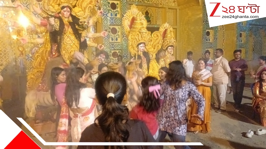 অত্যাধুনিক পদ্ধতিতে প্রতিমা নিরঞ্জন দামোদরে, বিজয়ার আবহ মথিত মহিলাদের ধুনুচি নাচে